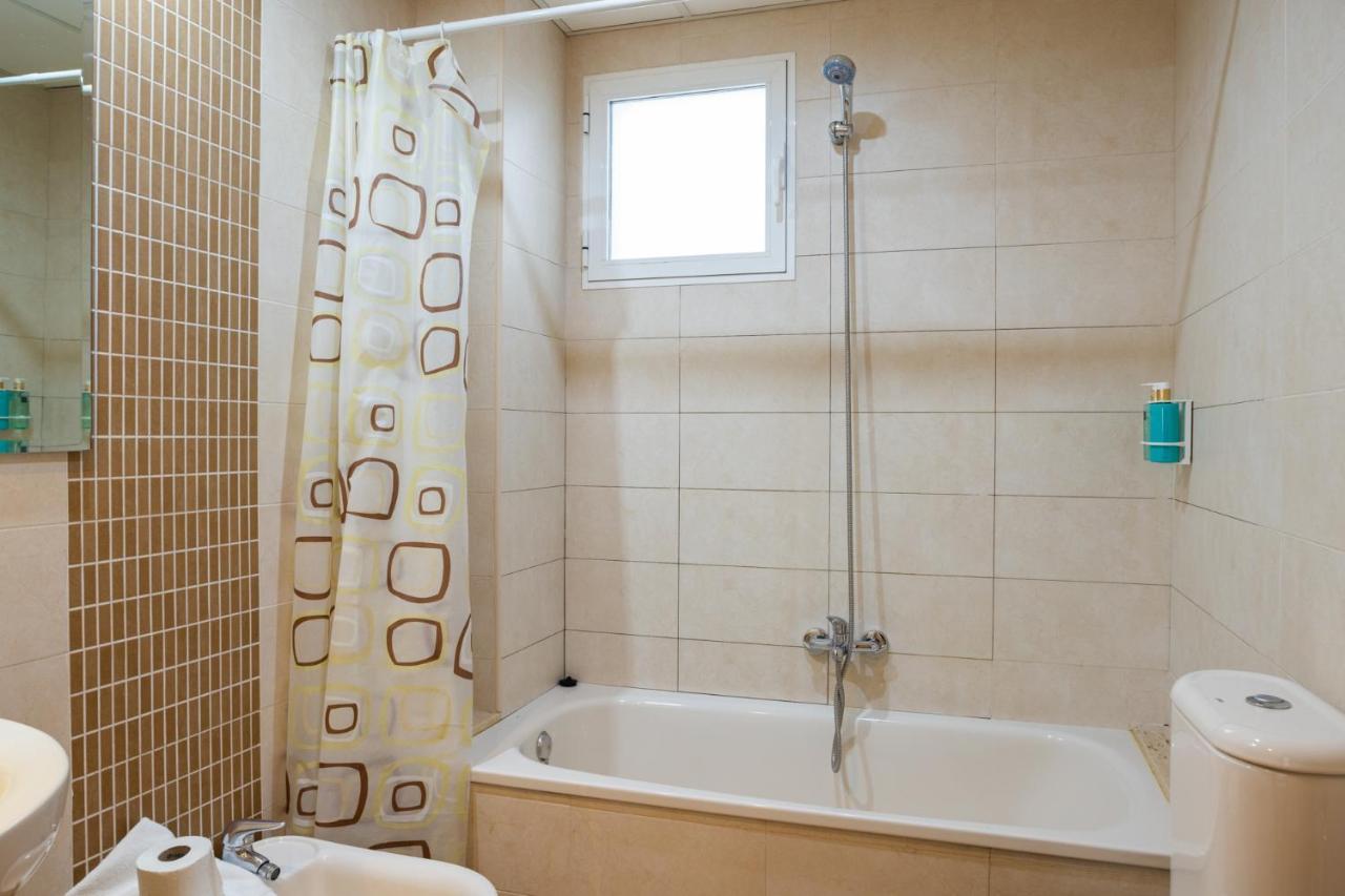 Lovely 2 Bedroom Terrace Wifi Parking Ac Heating Attic Valence Extérieur photo