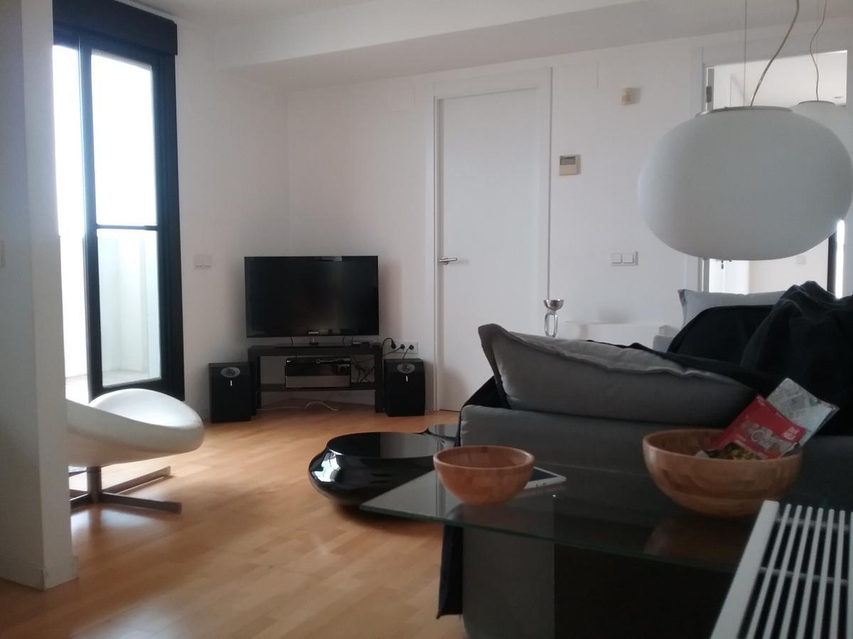 Lovely 2 Bedroom Terrace Wifi Parking Ac Heating Attic Valence Extérieur photo