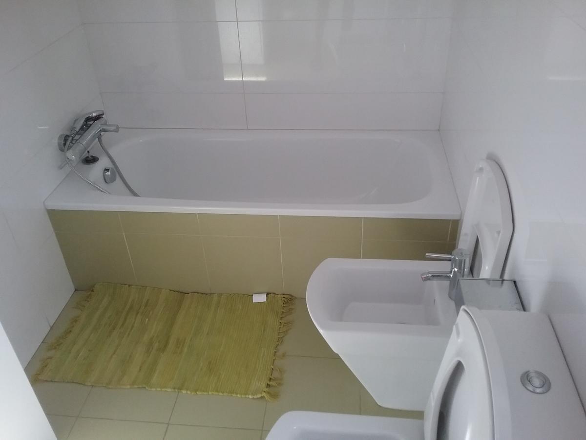 Lovely 2 Bedroom Terrace Wifi Parking Ac Heating Attic Valence Extérieur photo