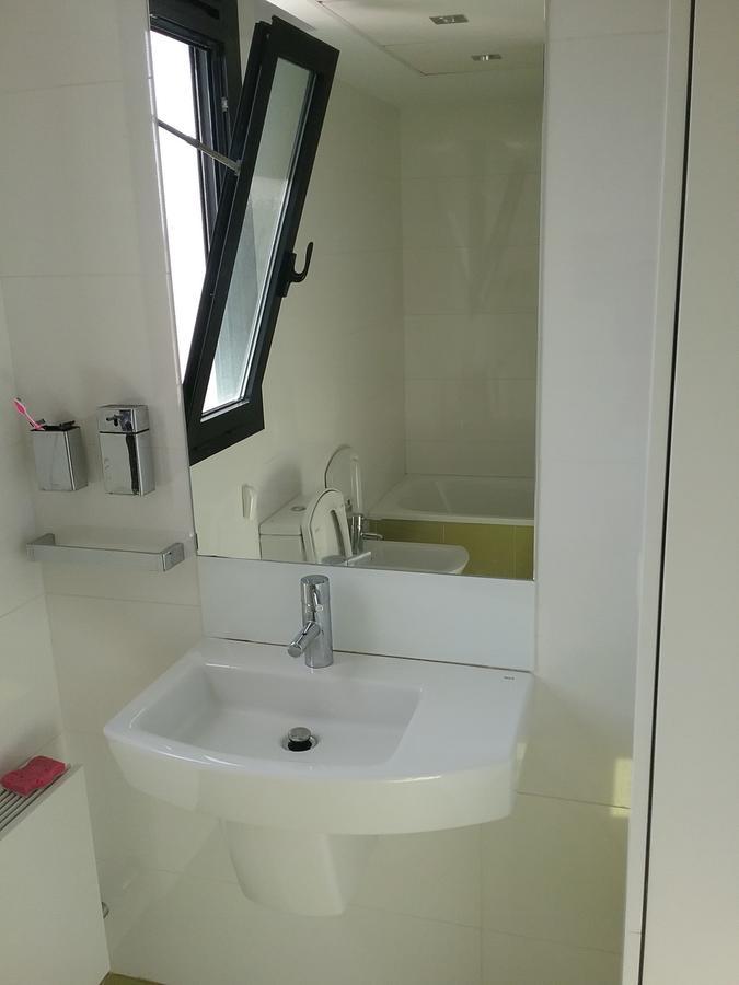 Lovely 2 Bedroom Terrace Wifi Parking Ac Heating Attic Valence Extérieur photo